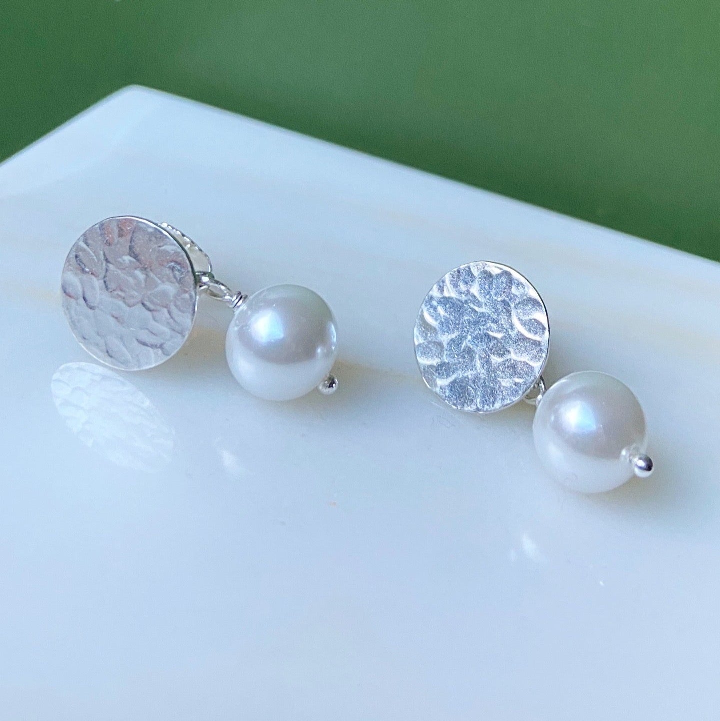 Aretes medalla perla