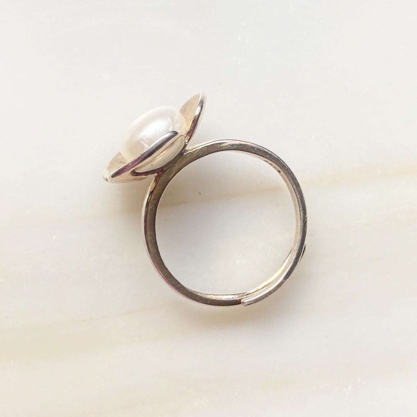Anillo flor perla