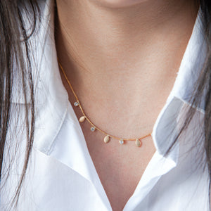 Collar hojitas y zirconias