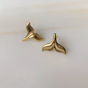 Aretes cola de ballena